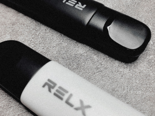 cf烟弹和悦刻烟弹哪个好用一点啊视频